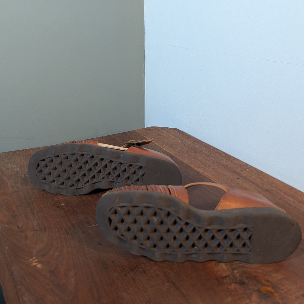 Aerosoles Strappy Caged Huarache Buckle Jesus Sandals Woman's 7B Vintage 90s y2k - Picture 9 of 13